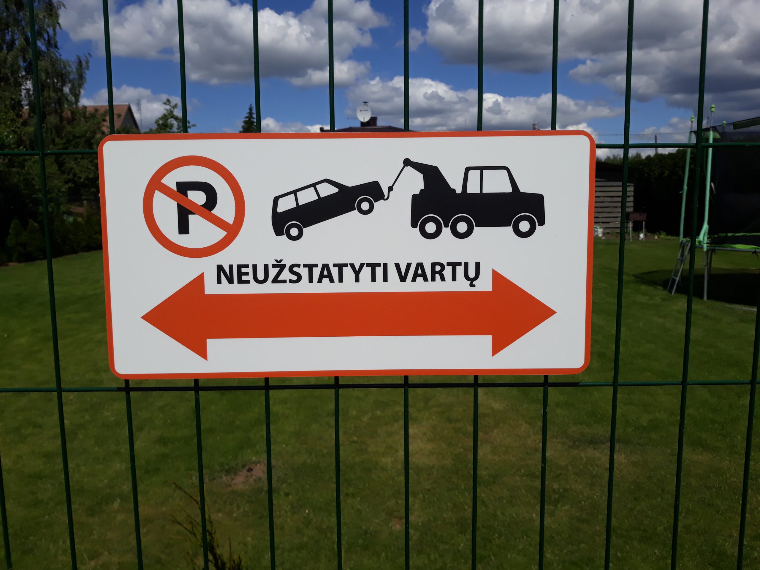 Informacinė lentelė „Neužstatyti vartų“, 40x20 cm, aliuminio kompozitas