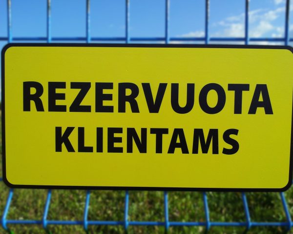 Informacinė lentelė „Rezervuota klientams“, 40x20 cm, aliuminio kompozitas